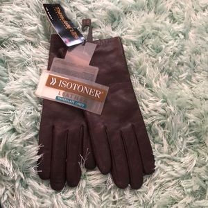 ISOTONER Leather Gloves